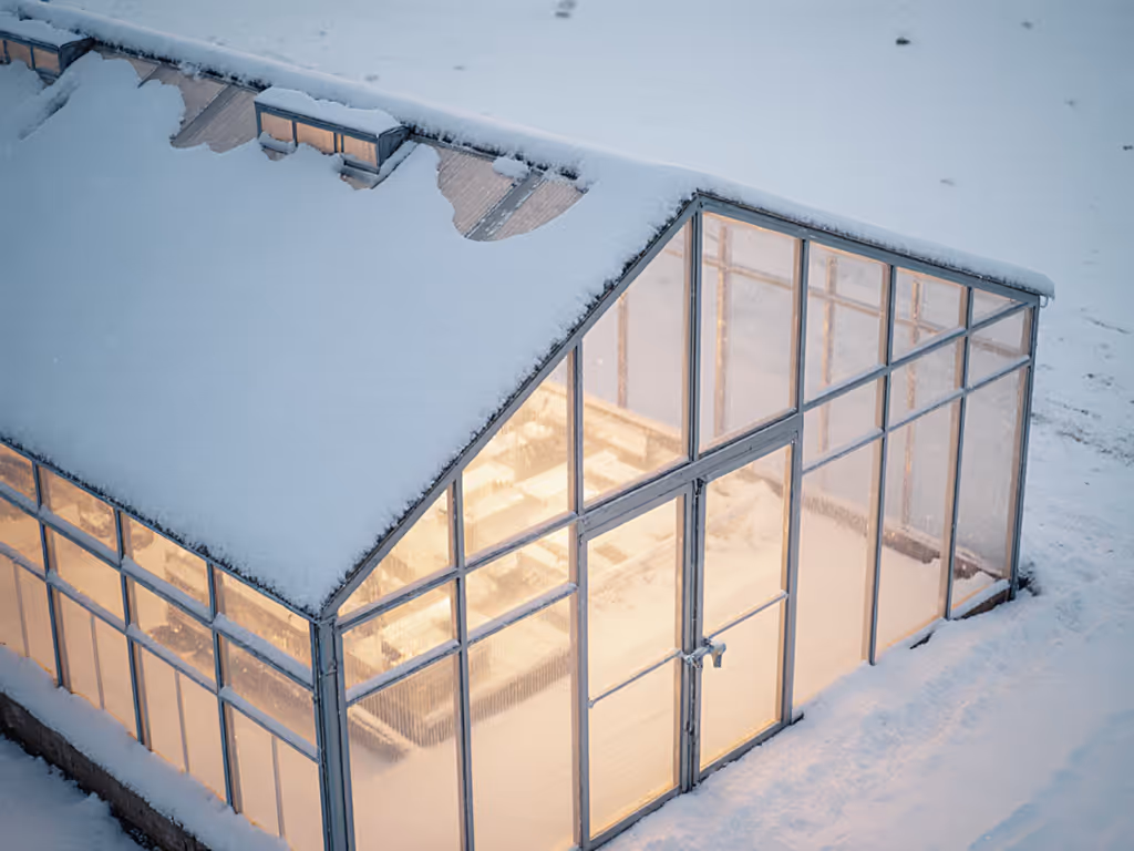 polycarbonate_greenhouse_enduring_snow_load